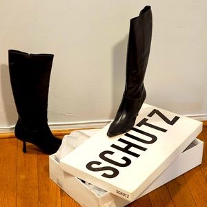 SCHUTZ - Black leather boots, mis size heel
